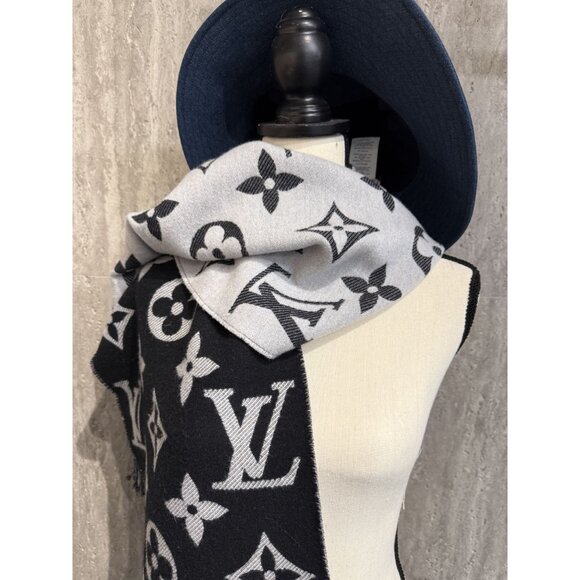 Louis Vuitton Monogram Wool Scarf Black & Gray Reversible Made In Italy - Picture 4 of 9